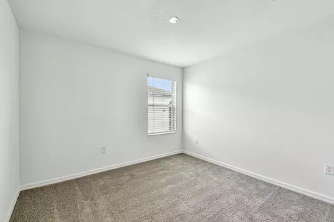 Bedroom - 13718 Chestnut Ridge Dr, Hudson, FL 34669 photo 4 of 9