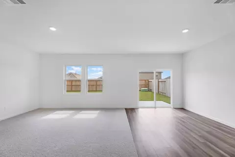 Living - 10858 Curving Creek Loop, Parrish, FL 34219 photo 2 of 3
