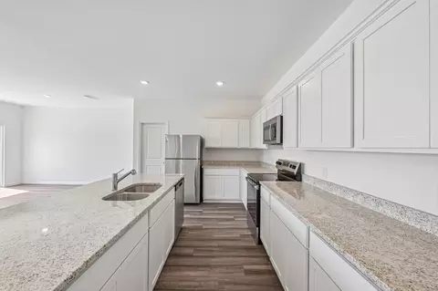 Kitchen - 10858 Curving Creek Loop, Parrish, FL 34219 photo 3 of 3