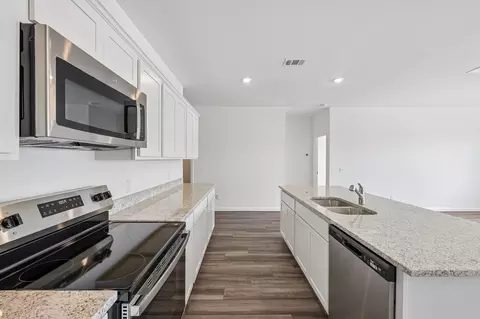 Kitchen - 10858 Curving Creek Loop, Parrish, FL 34219 photo 2 of 3