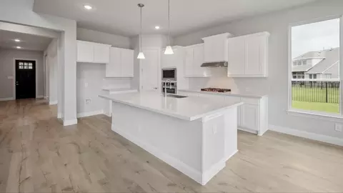 Kitchen - 305 Box Elder Ct, Waller, TX 77484 photo 2 of 5
