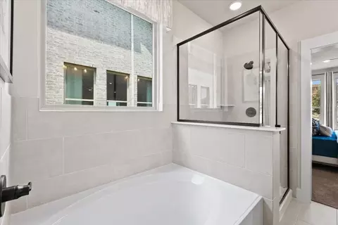 Bath - 709 Rustic Ridge Dr, Lavon, TX 75166 photo 4 of 11