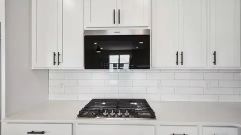 Kitchen - 1878 Rainier Dr, Shakopee, MN 55379 photo 2 of 7