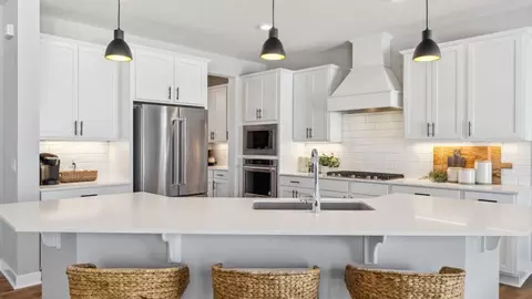 Kitchen - 1878 Rainier Dr, Shakopee, MN 55379 photo 3 of 7