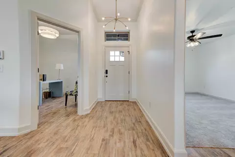 Entry Way - 2109 Josslyn Pl, Edmond, OK 73034 photo 2 of 6