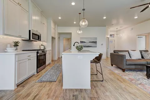 Kitchen - 2109 Josslyn Pl, Edmond, OK 73034 photo 5 of 6