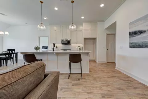 Kitchen - 2109 Josslyn Pl, Edmond, OK 73034 photo 3 of 6