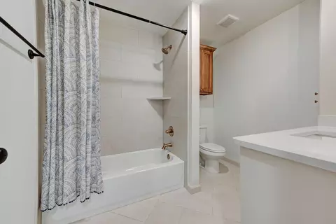 Bath - 2109 Josslyn Pl, Edmond, OK 73034 photo 7 of 7