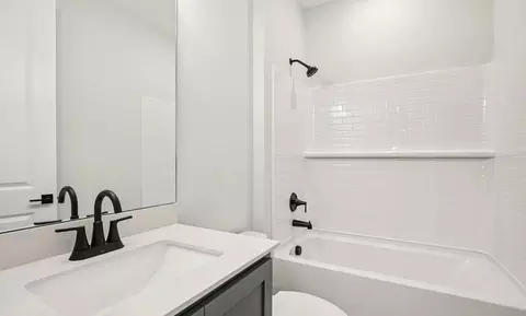 Bath - 10160 Hidden Hammock Loop, Parrish, FL 34219 photo 1 of 4