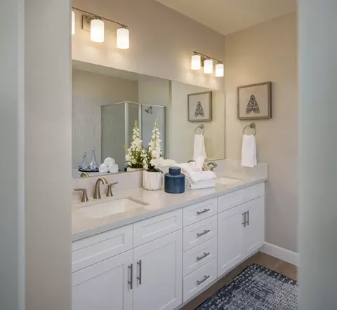 Bath - 2338 Hunter Ave, Sanger, CA 93657 photo 2 of 2