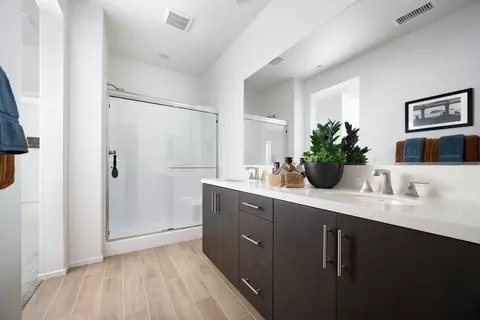 Bath - 3621 S Eichler Paseo, Ontario, CA 91761 photo 4 of 4