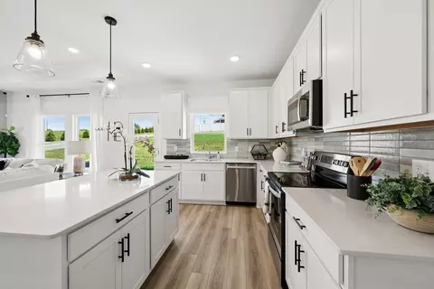 Kitchen - 101 Model Ct, Columbia, TN 38401 photo 3 of 4
