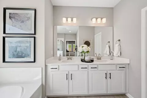 Bath - 101 Model Ct, Columbia, TN 38401 photo 1 of 1