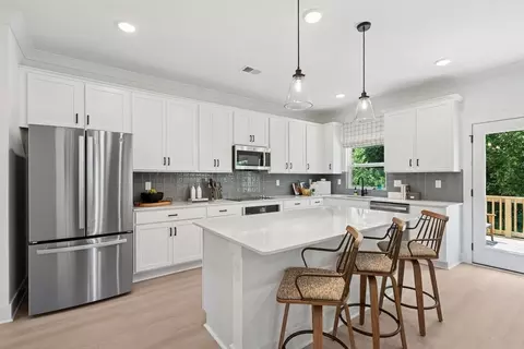 Kitchen - 101 Model Ct, Columbia, TN 38401 photo 3 of 4