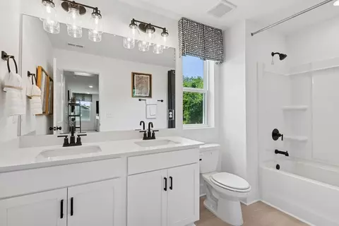 Bath - 101 Model Ct, Columbia, TN 38401 photo 3 of 3