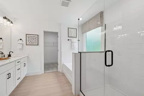 Bath - 101 Model Ct, Columbia, TN 38401 photo 2 of 3