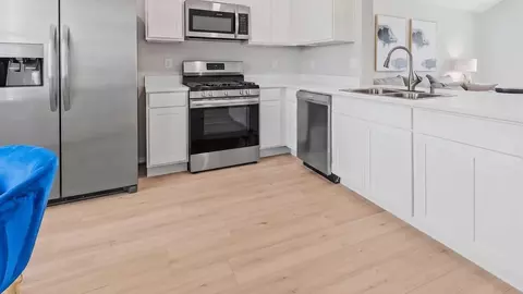 Kitchen - 634 Audrey Dr, Tuttle, OK 73089 photo 2 of 4
