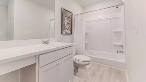 Bath - 634 Audrey Dr, Tuttle, OK 73089 photo 1 of 1