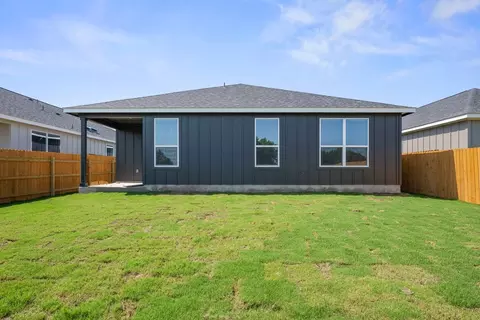 548 Gus Loop, Georgetown, TX 78626 photo 3