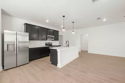 548 Gus Loop, Georgetown, TX 78626 photo 4