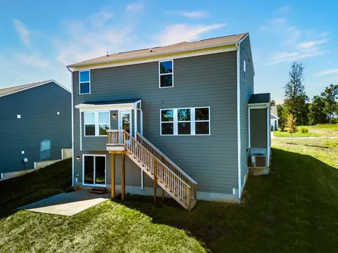 Exterior - 4081 Silverstone Ln, Batavia, OH 45103 photo 5 of 26