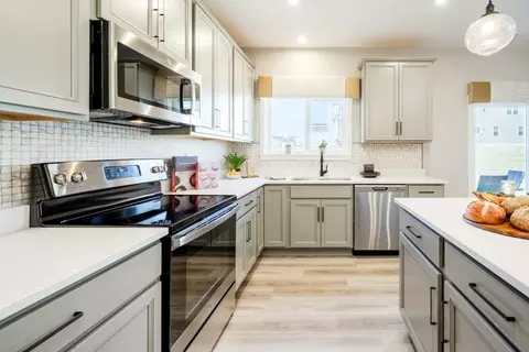 Kitchen - 4081 Silverstone Ln, Batavia, OH 45103 photo 7 of 7