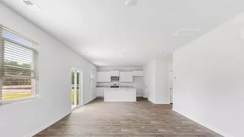 Living - 151 Fuller Rd, Holly Hill, SC 29059 photo 2 of 4