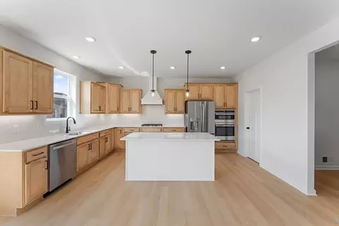 15728 Granada Ave N, Hugo, MN 55038