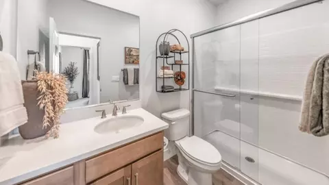 Bath - 1259 Coco Dr, Carson City, NV 89705 photo 3 of 4