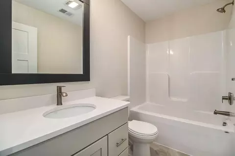 Bath - Hickory Drive, Grand Ledge, MI 48837 photo 3 of 3