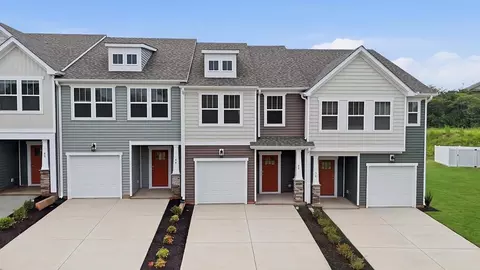 3 Starks Cir, Simpsonville, SC 29680