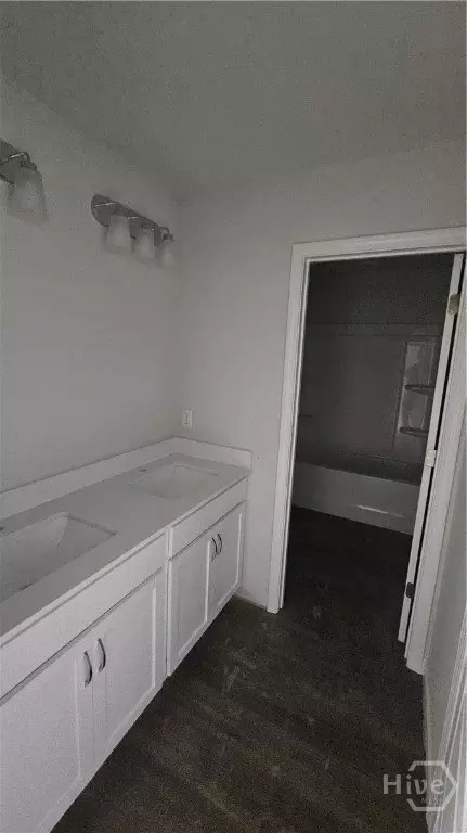 Bath - 201 Pinebury Rd, Pooler, GA 31322 photo 3 of 3