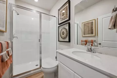 Bath - 4571 N Versailles Way, Aurora, CO 80019 photo 2 of 12