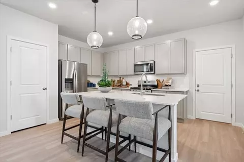Kitchen - 4571 N Versailles Way, Aurora, CO 80019 photo 2 of 5