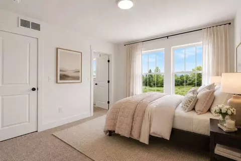 Bedroom - Wallace Lane, Coldwater, MI 49036 photo 4 of 7