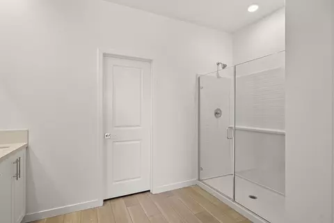 Bath - 27331 Bear Creek Ln, Valencia, CA 91381 photo 6 of 6