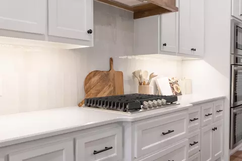 Kitchen - 2916 E Northampton St, Broken Arrow, OK 74014 photo 3 of 3