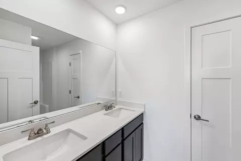Bath - Synergy St, Van Meter, IA 50038 photo 4 of 5