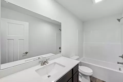 Bath - Synergy St, Van Meter, IA 50038 photo 5 of 5
