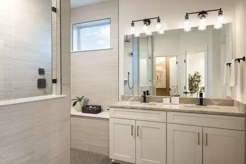 Bath - 932 Cherrystone Loop, Buda, TX 78610 photo 1 of 2
