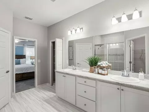 Bath - 754 SW 77th Cir, Ocala, FL 34474 photo 4 of 5