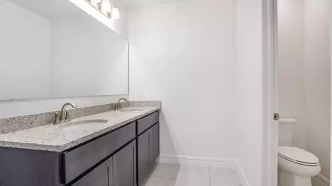 Bath - 101 W Venice Ave, Venice, FL 34285 photo 1 of 4