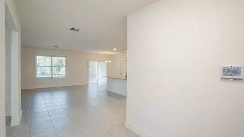 Entry Way - 101 W Venice Ave, Venice, FL 34285 photo 1 of 2