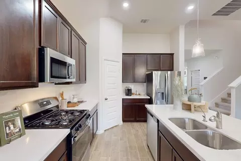 Kitchen - 7304 Poplar Dr, Argyle, TX 76226 photo 2 of 4