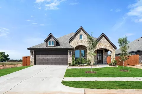 416 Carnero Dr, Granbury, TX 76049