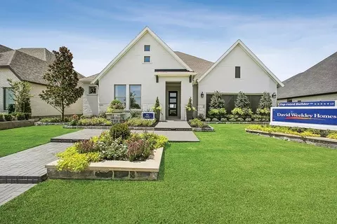 221 Wintergrass Dr, Waxahachie, TX 75165