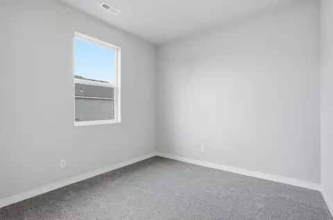 Bedroom - 705 E 5th St, Deer Park, WA 99006 photo 5 of 11