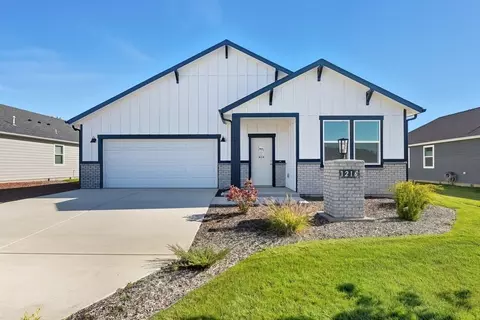 Exterior - 705 E 5th St, Deer Park, WA 99006 photo 4 of 7