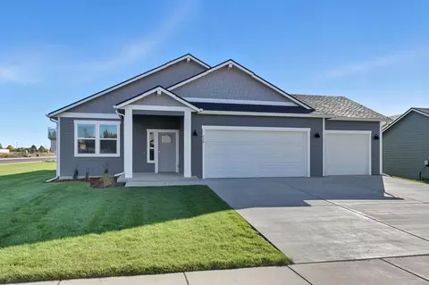 Exterior - 705 E 5th St, Deer Park, WA 99006 photo 3 of 7