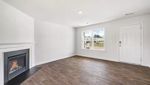 Living - 503 Whitewater Rdg, Seneca, SC 29678 photo 2 of 6